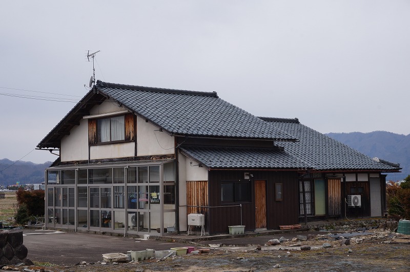 1950s wood house with outbuildings in Fukui