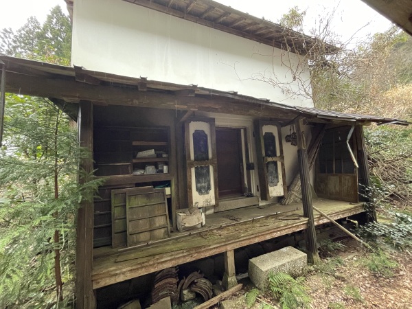 1930s wood house on a large plot in Tottori