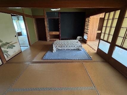 1980s wood house on a large plot in Funaki, Satsuma