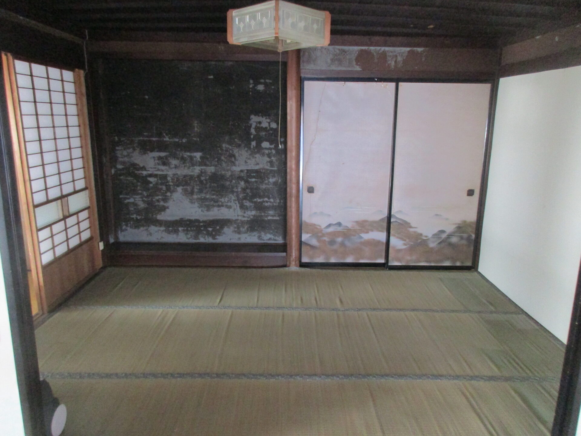 1920s wood house on a large plot in Shizuoka
