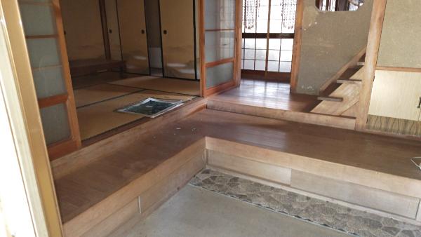 1960s wood house with storehouses in Hyogo