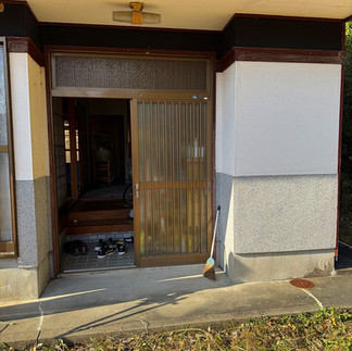 1980s wood house on a large plot in Mie