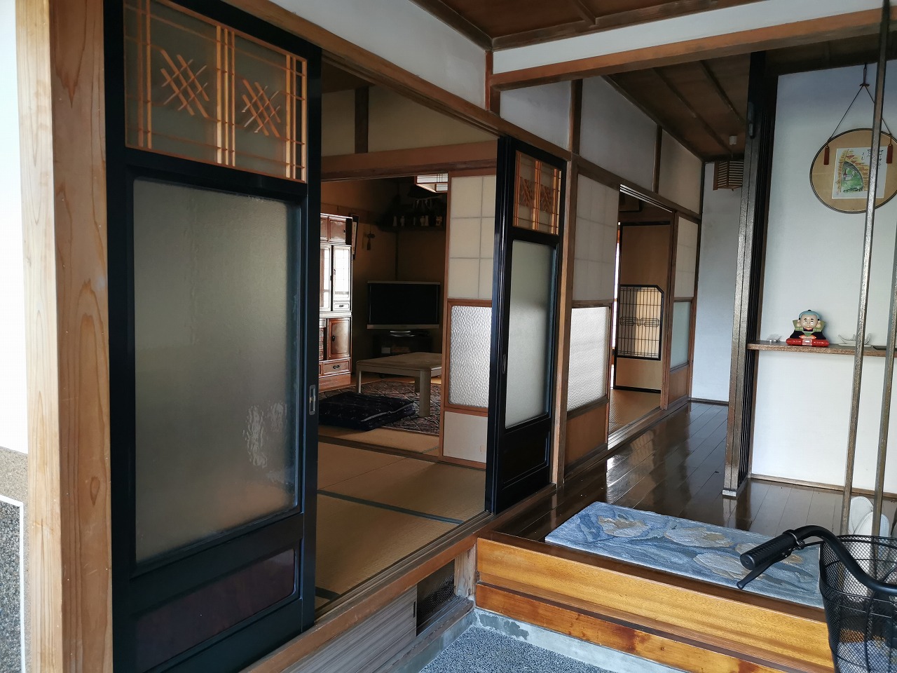 Wood house in Himi