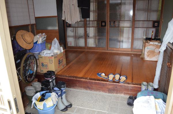 1960s wood house on a large plot in Hyogo