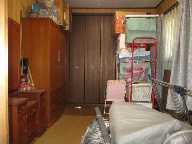 1980s wood house, 17-min walk to station, Okayama