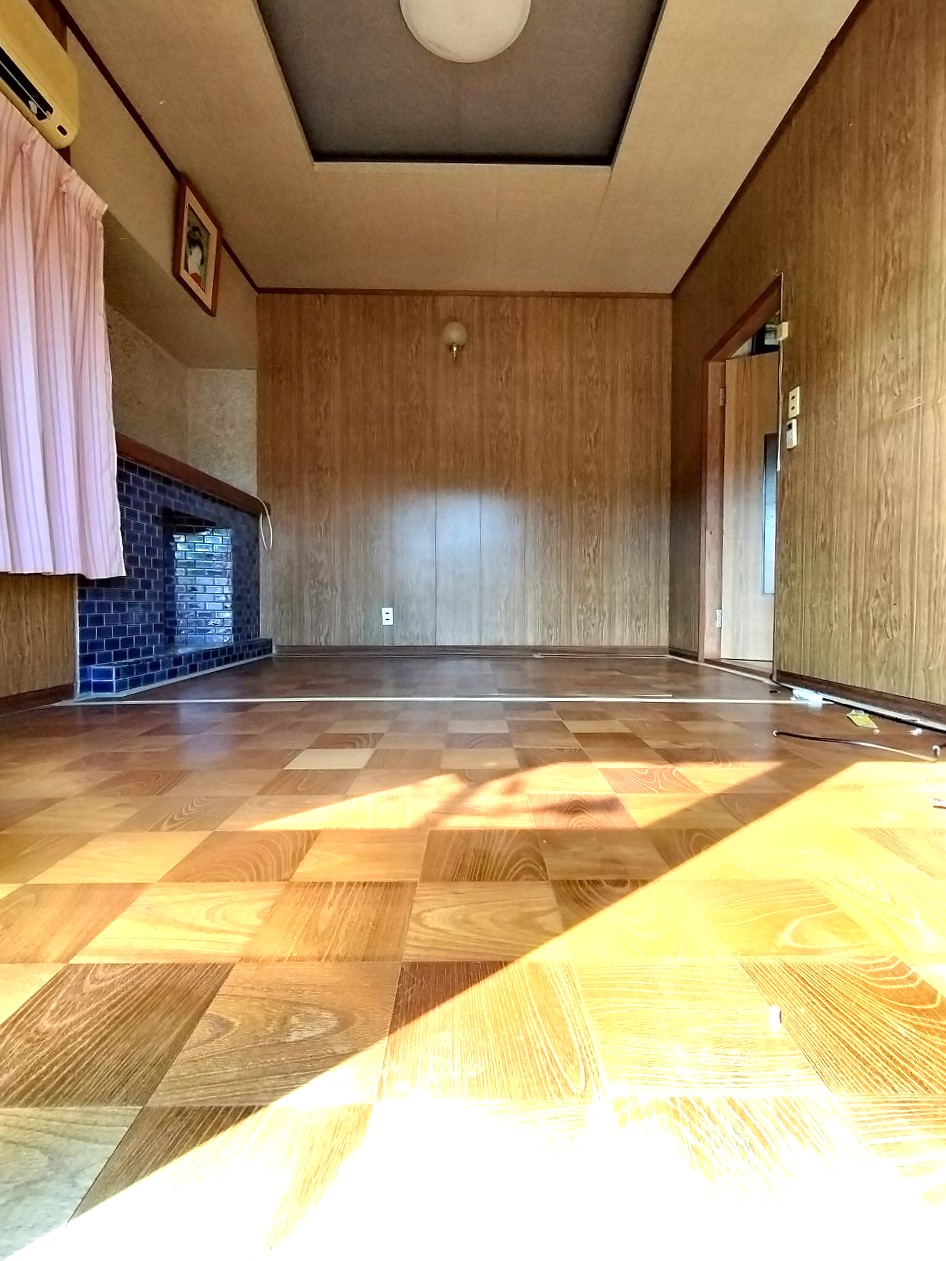 1970s wood house in Ehime