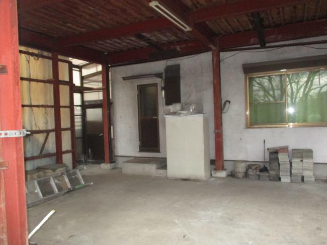 1980s wood house, 20-min walk to station, Okayama