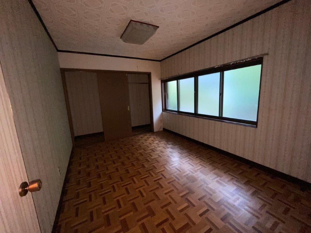 1980s wood house in Kochi