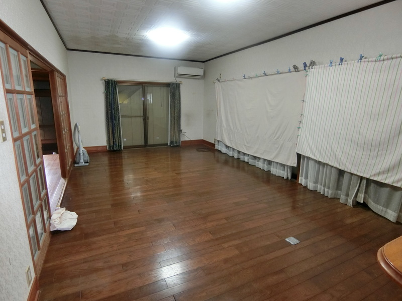 1980s wood house in Kochi