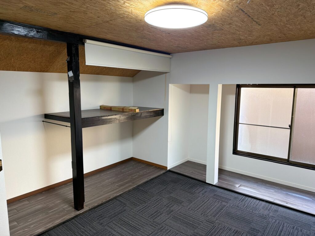 Wood house with storehouses in Omiya, Kyotango
