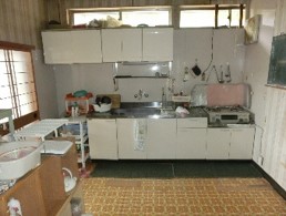 1990s wood house on a large plot in Niigata