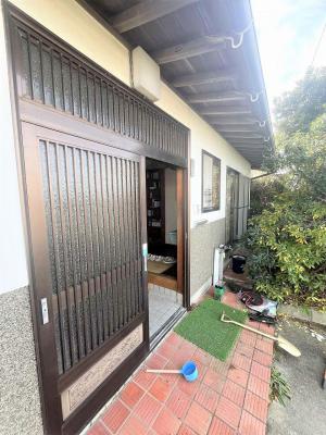 1960s wood house, 16-min walk to station, Shimane