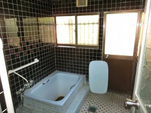 1970s wood house, 12-min walk to station, Kawanishi, Yusui