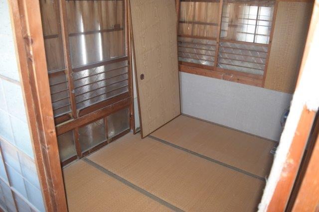 1960s wood house in Kochi