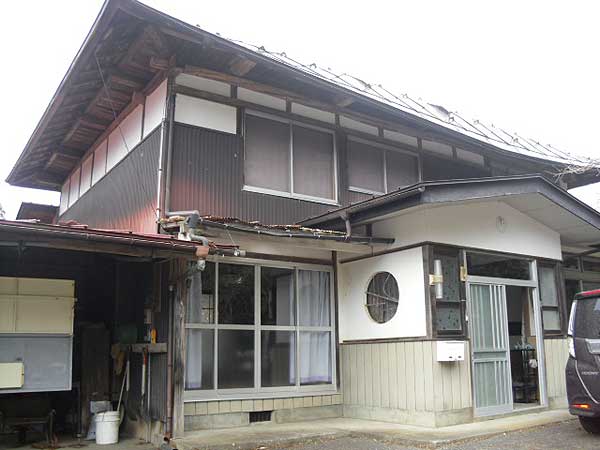 1970s steel-frame house on a large plot in Iwate