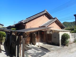 1950s wood house, 16-min walk to station, Oita