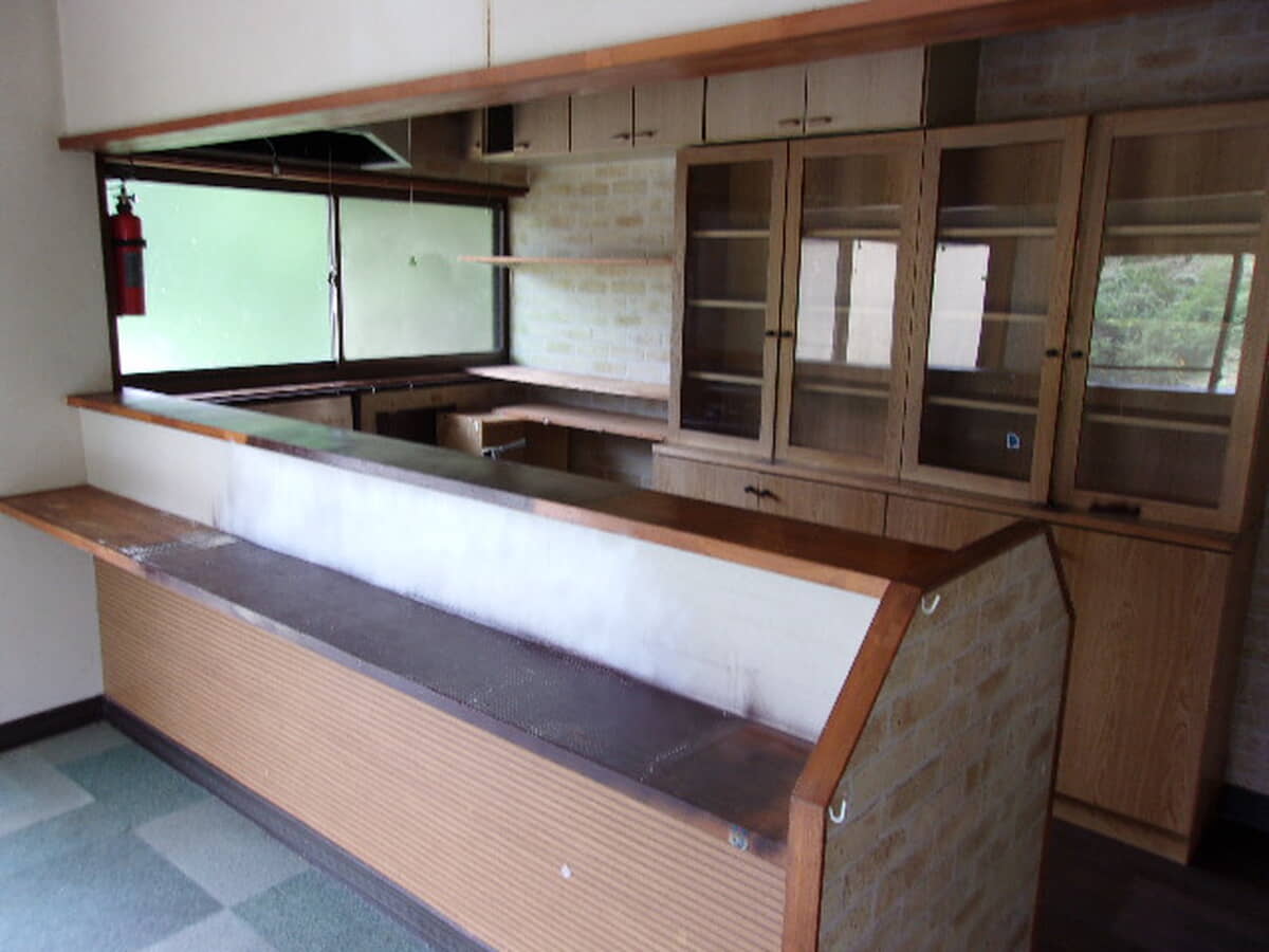 1990s wood house in Hiroshima