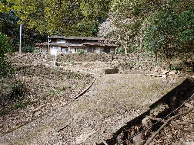 Wood house on a large plot in Nagasaki