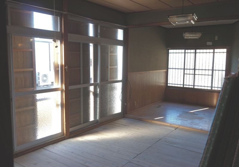 1970s wood house on a large plot in Tatsukushi, Tosashimizu