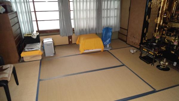 1960s wood house with storehouses in Hyogo