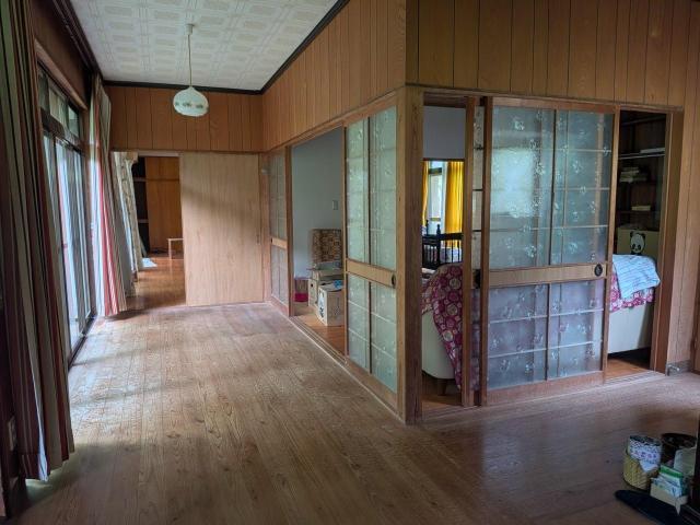 1970s wood house, 19-min walk to station, Nagasaki