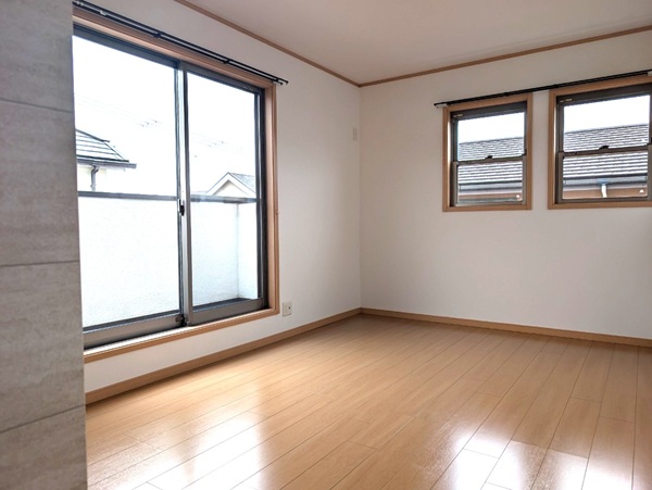 2000s wood house, 14-min walk to station, Hyogo