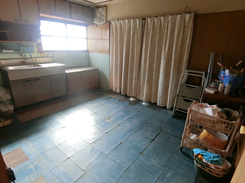 1960s wood house in Kochi