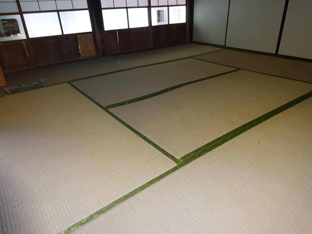Wood house on a large plot in Hiroshima
