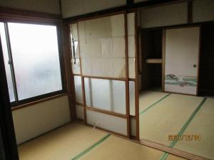 1960s wood house on a large plot in Niigata