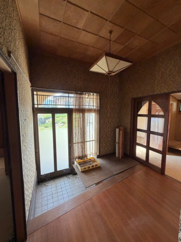 Distinctive Japanese room! Excellent sunlight.