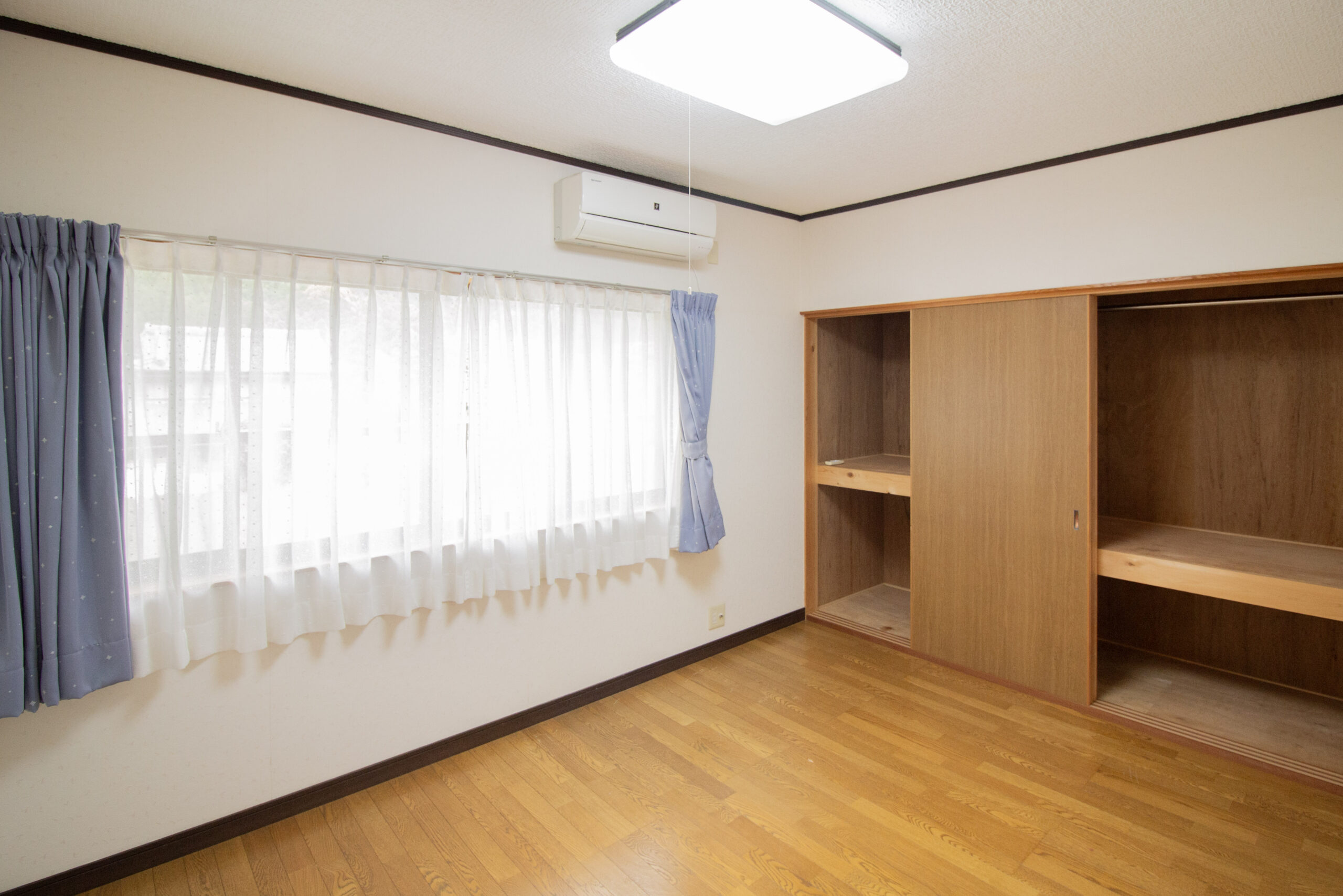 1990s wood house on a large plot in Matsusaka Kahada