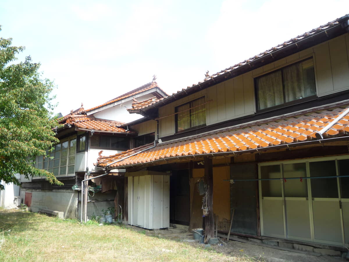 1990s wood house in Hiroshima