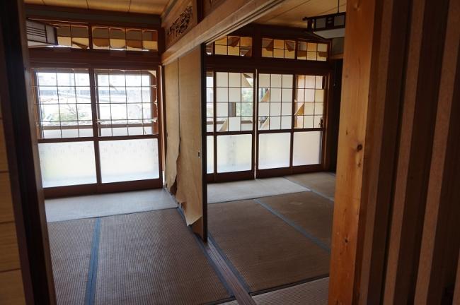 1970s wood house, 14-min walk to station, Okayama