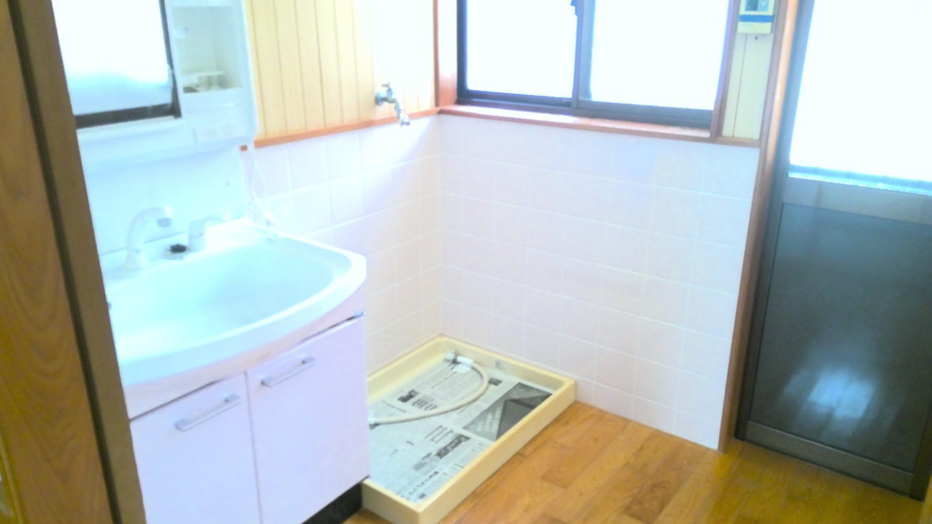 1990s wood house near the coast in Uchinoura, Kimotsuki