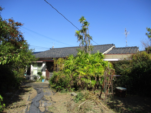 1970s wood house in Higashiichiki, Hioki, farmland, approval needed