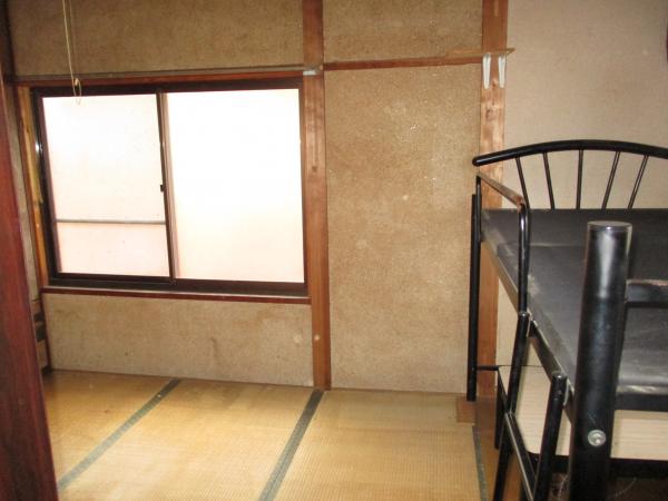 1970s wood house, 17-min walk to station, Okayama