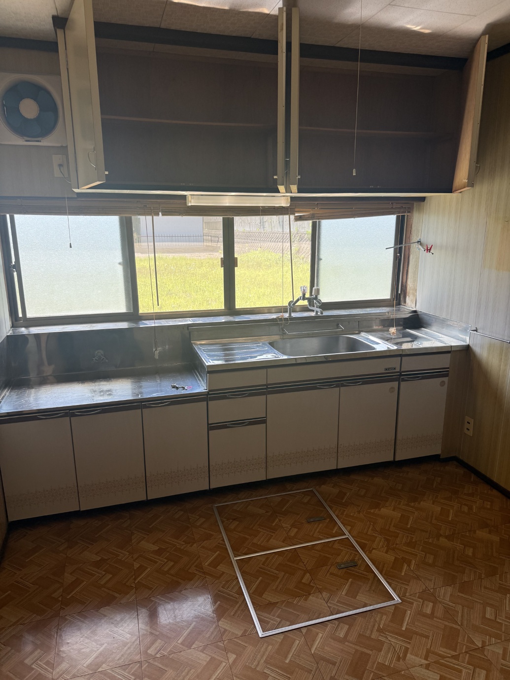 1970s wood house, 8-min walk to station, Fukui