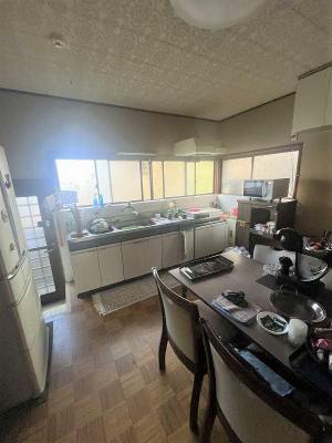 1970s wood house, 1-min walk to station, Shimane