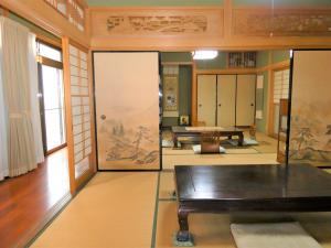1980s wood house, 16-min walk to station, Shimane