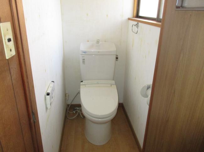 1970s wood house, 15-min walk to station, Okayama