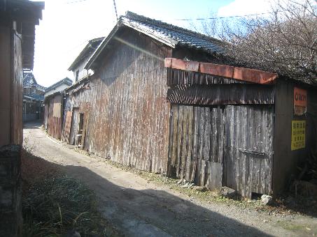 1970s house with storehouses in Fukuoka