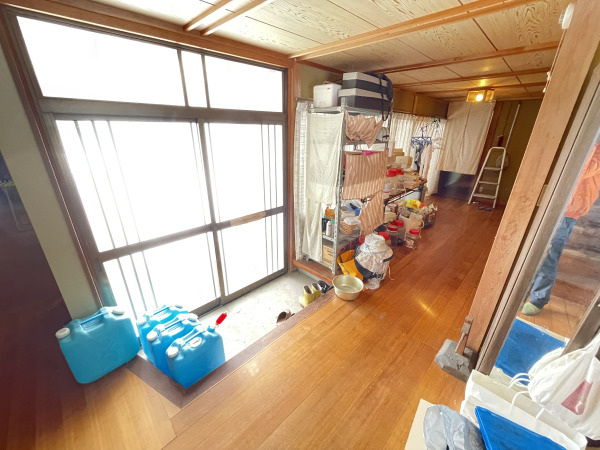 1980s wood house on a large plot in Tottori
