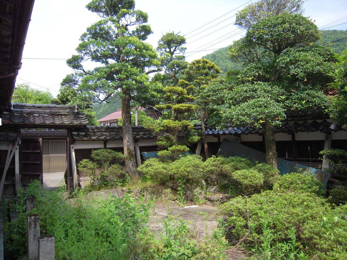 1920s wood house with storehouses in Hyogo