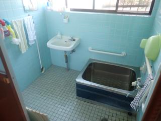 1950s wood house, 16-min walk to station, Oita