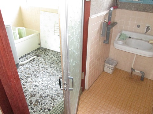 Spacious lot and home! Town center property