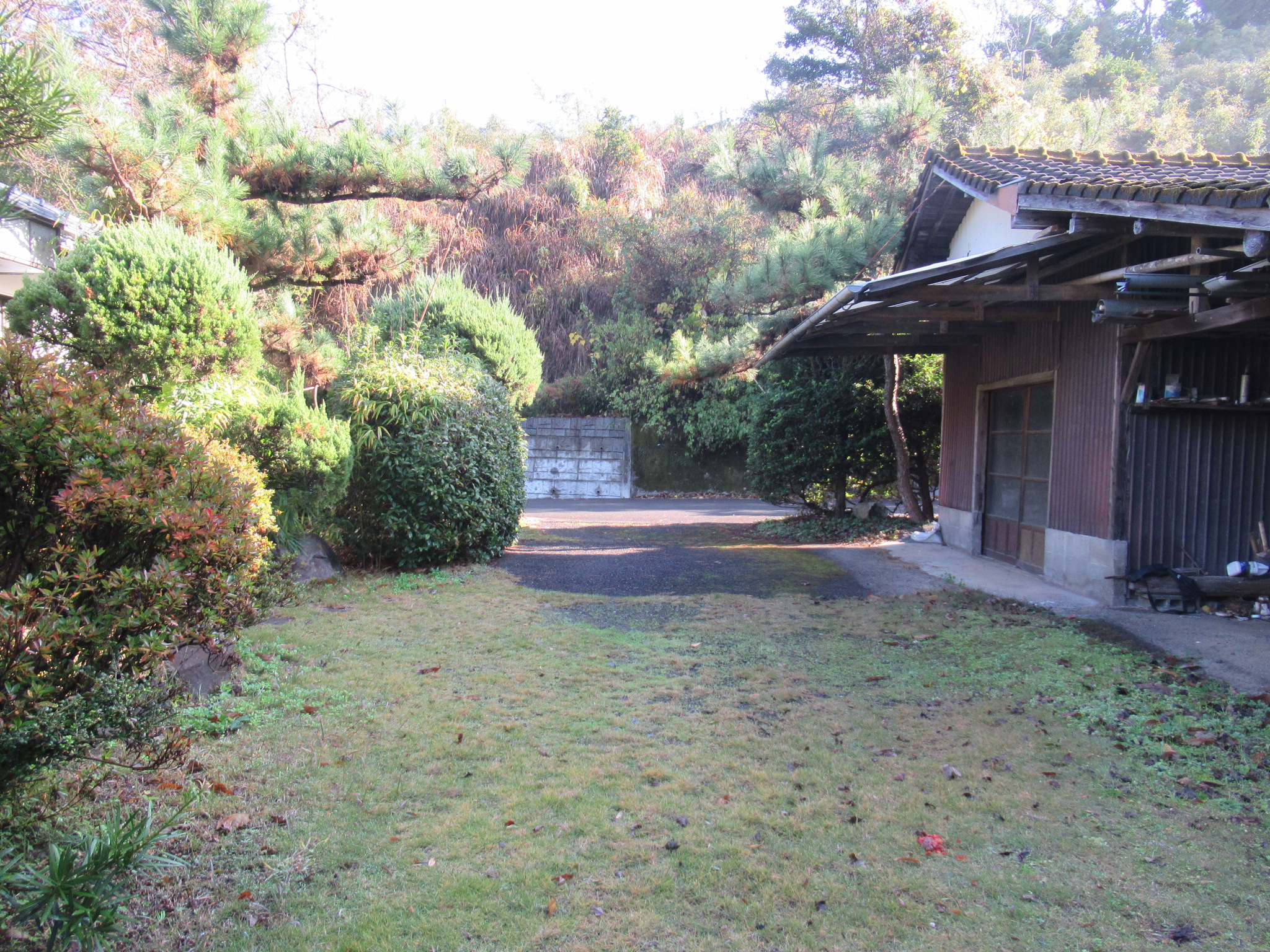 1970s wood house, 8-min walk to station, Kumamoto