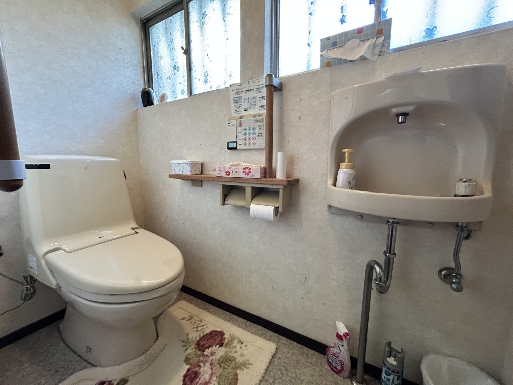 1970s wood house in Ehime