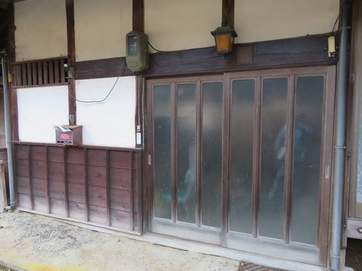 Wood house on a large plot in Hiroshima