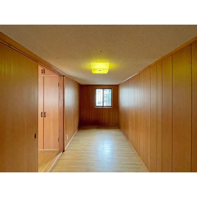 1980s wood house, 18-min walk to station, Mie