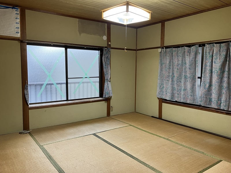 1960s wood house, 11-min walk to station, Tottori